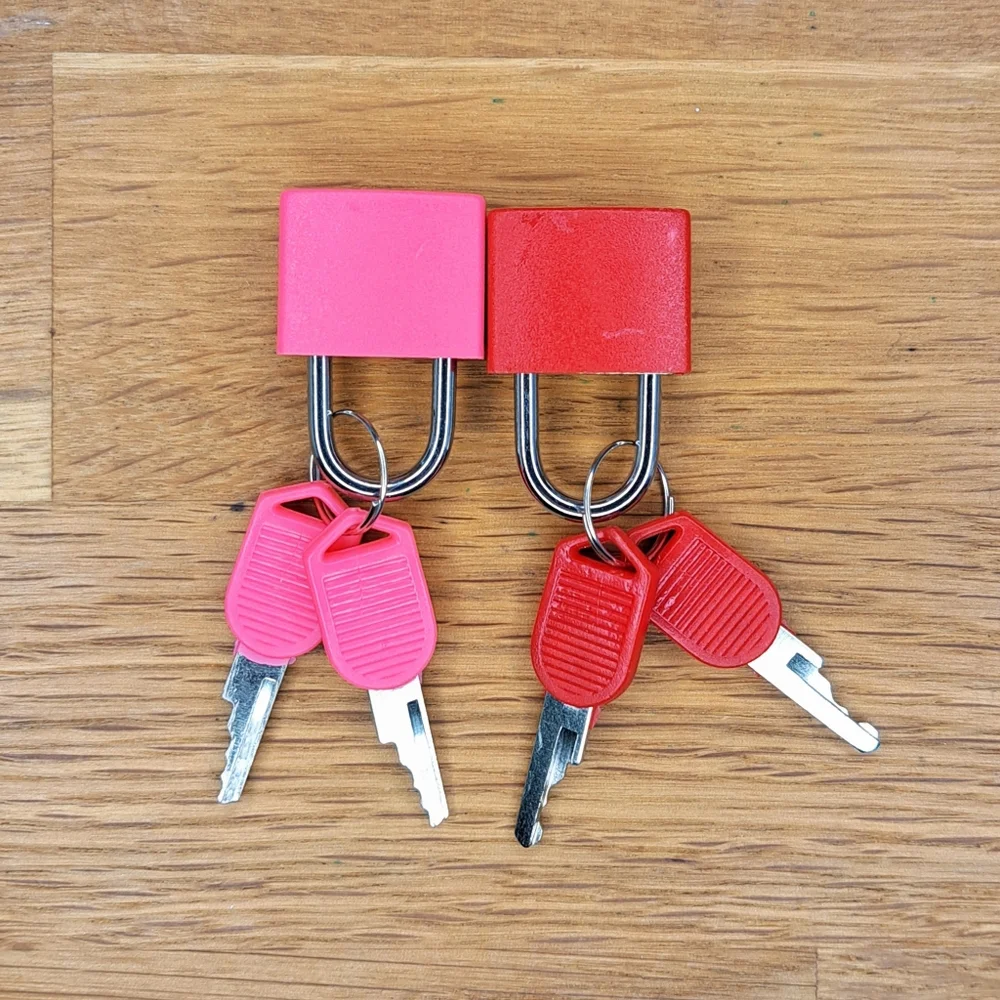 Decorative padlocks and keys 🔐❤️💗